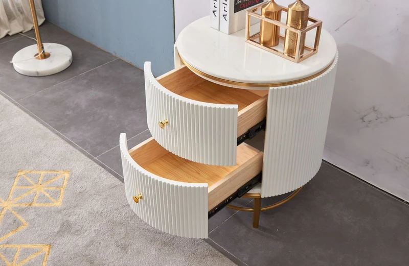 Casa Padrino Luxus Beistelltisch Weiß / Messingfarben / Gold Ø 50 x H. 58 cm - Runder Nachttisch mit 2 Schubladen - Moderne Möbel
