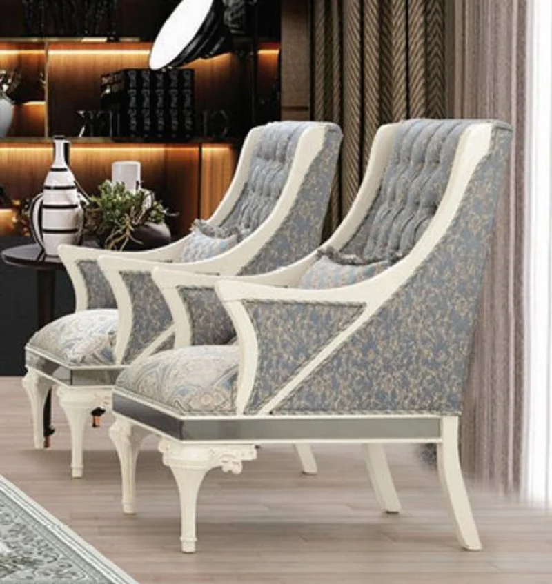 Casa Padrino Luxus Barock Sessel Grau / Beige / Weiß - Prunkvoller Wohnzimmer Sessel mit dekorativem Kissen - Barock Wohnzimmer Möbel