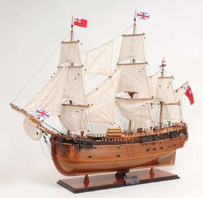 Casa Padrino Luxus Segelschiff HMS Endeavour mit Massivholz Ständer Braun 95 x 30 x H. 81 cm - Handgefertigtes Deko Schiff Holzschiff - Modellschiff - Deko Accessoires