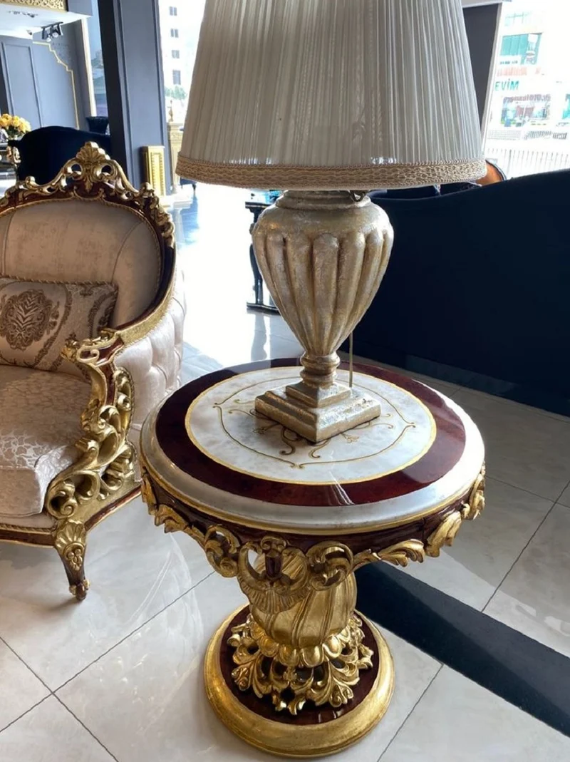 Casa Padrino Luxus Barock Wohnzimmer Set Silber / Braun / Gold - 2 Sofas & 2 Sessel & 1 Couchtisch & 2 Beistelltische - Handgefertigte Wohnzimmer Möbel im Barockstil - Edel & Prunkvoll