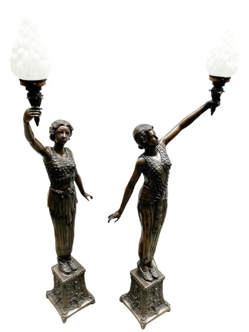 Casa Padrino Luxus Barock Stehleuchten Damen mit Fakeln Bronzefarben / Weiß 65 x 30 x H. 190 cm - Elegante Bronze Deko Skulpturen - Prunkvolle Barock Bronze Leuchten