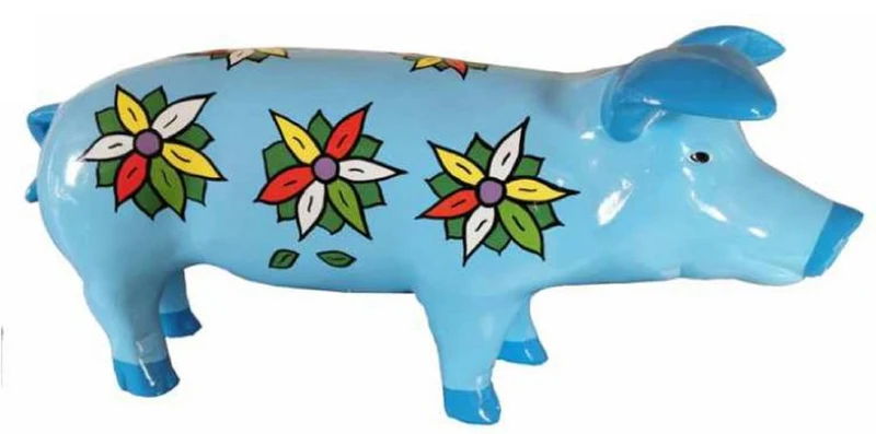 Casa Padrino Luxus XXL Skulptur Schwein mit Blumen Design Hellblau / Mehrfarbig 60 x H. 23 cm - Wetterbeständige Deko Skulptur - Wohnzimmer Deko - Garten Deko Gartenskulptur