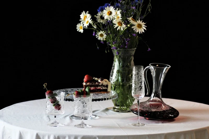Casa Padrino Luxus Kuchenteller Silber Ø 32 x H. 12 cm - Handgefertigte und handgravierte Glas Kuchenplatte - Hotel & Restaurant Accessoires - Luxus Qualität