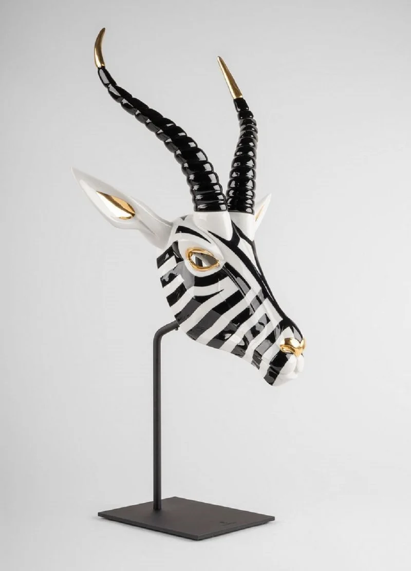 Casa Padrino Luxus Porzellan Deko Maske Antilope Schwarz / Weiß / Gold 39 x 18 x H. 57 cm - Erstklassische Qualität - Made in Spain