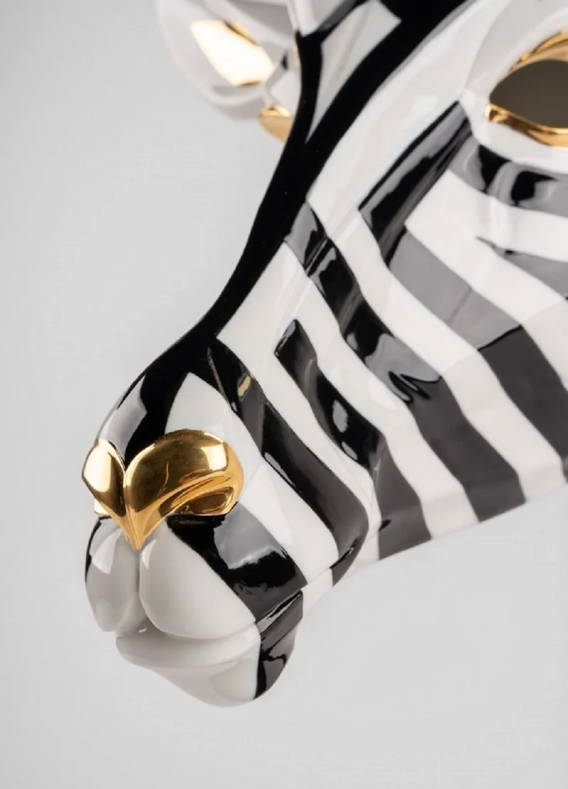 Casa Padrino Luxus Porzellan Deko Maske Antilope Schwarz / Weiß / Gold 39 x 18 x H. 57 cm - Erstklassische Qualität - Made in Spain
