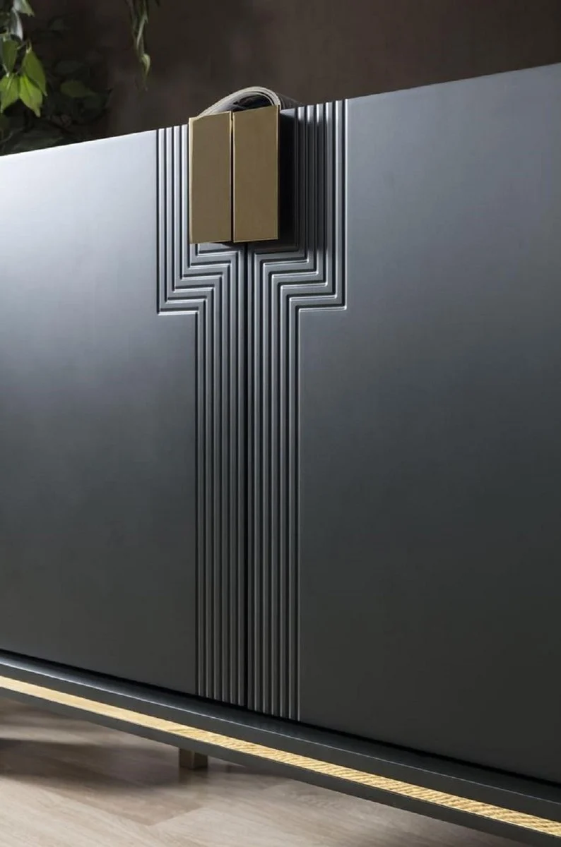Casa Padrino Luxus Möbel Set Schwarz / Gold - 1 Sideboard mit 4 Türen & 1 Spiegel - Moderne Massivholz Möbel - Luxus Kollektion