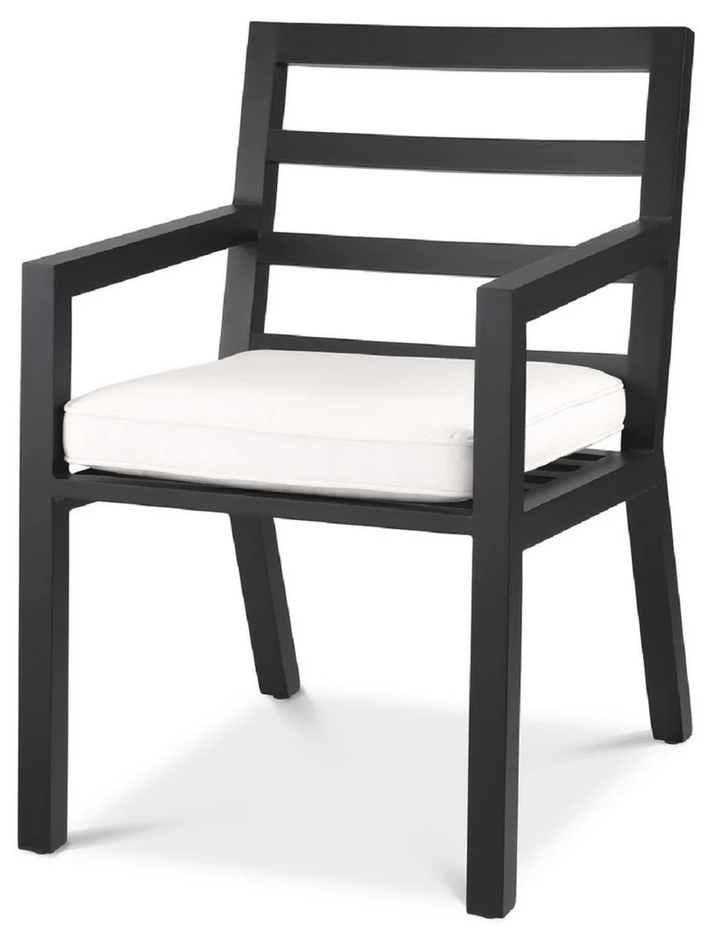 Casa Padrino Luxus Esszimmerstuhl mit Armlehnen Schwarz / Weiß 56 x 66,5 x H. 87 cm - Wetterbeständiger Aluminium Stuhl mit Sitzkissen - Garten Terrassen Stuhl - Luxus Qualität