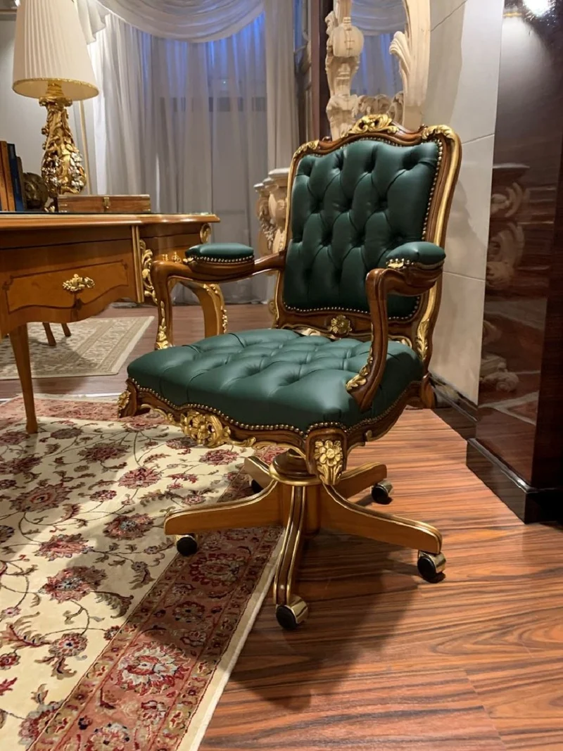 Casa Padrino Luxus Barock Bürostuhl Grün / Braun / Gold 70 x 57 x H. 108 cm - Prunkvoller handgefertigter Massivholz Schreibtischstuhl mit Echtleder - Barock Büromöbel - Luxus Qualität