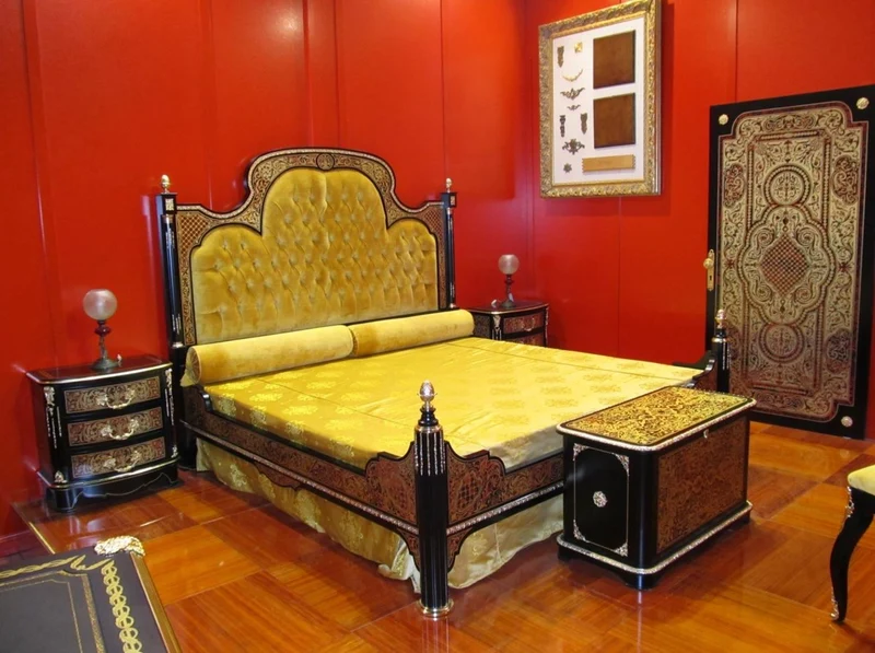 Casa Padrino Luxus Barock Boulle Doppelbett Schwarz / Rot / Gold / Silber 211 x 215 x H. 180 cm - Prunkvolles Massivholz Bett - Schlafzimmer Möbel - Hotel Möbel - Luxus Qualität - Made in Italy