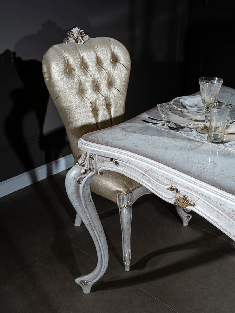 Casa Padrino Luxus Barock Esszimmerstuhl Gold / Antik Weiß / Gold - Handgefertigter Massivholz Küchenstuhl - Barock Esszimmer Möbel