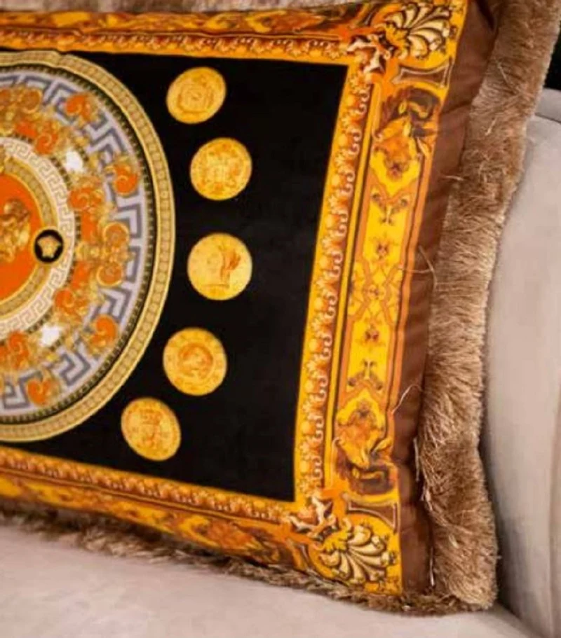 Casa Padrino Luxus Barock Samt Kissen Vase und Münzen Schwarz / Gold / Braun 50 x 35 cm - Bedrucktes Deko Kissen mit Fransen - Barock Deko Accessoires