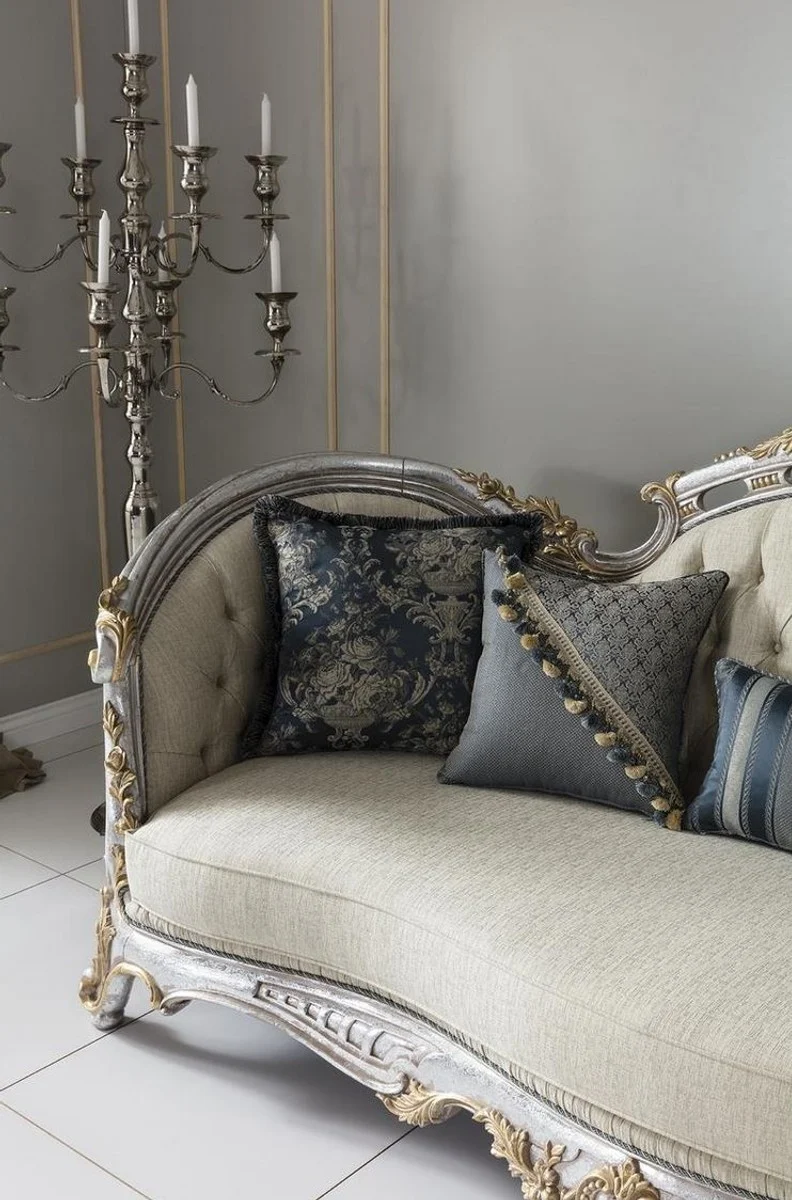 Casa Padrino Luxus Barock Wohnzimmer Sofa mit dekorativen Kissen Creme / Blau / Silber / Gold 250 x 95 x H. 125 cm - Edel & Prunkvoll