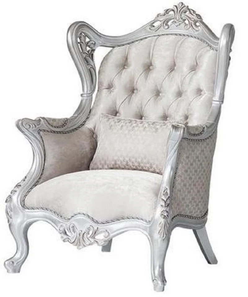Casa Padrino Luxus Barock Ohrensessel Champagnerfarben / Silber 85 x 80 x H. 120 cm - Prunkvoller Wohnzimmer Sessel mit dekorativem Kissen - Barock Möbel