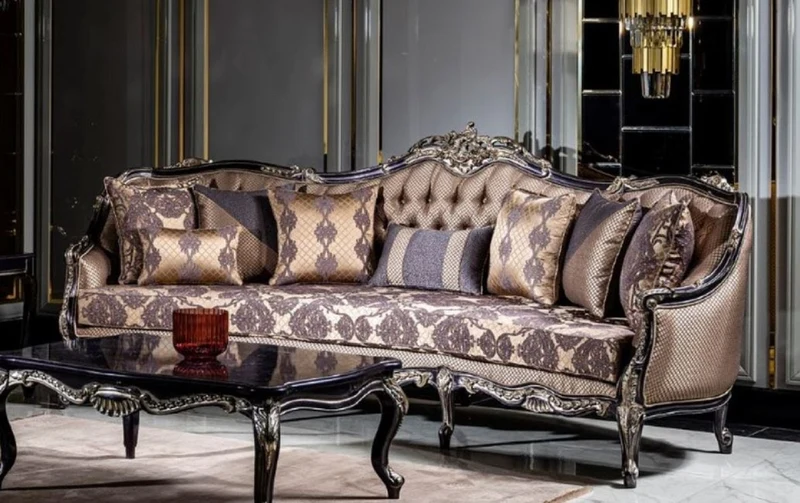 Casa Padrino Luxus Barock Wohnzimmer Set Gold / Lila - 2 Sofas & 2 Sessel & 1 Couchtisch - Handgefertigte Wohnzimmer Möbel im Barockstil - Edel & Prunkvoll