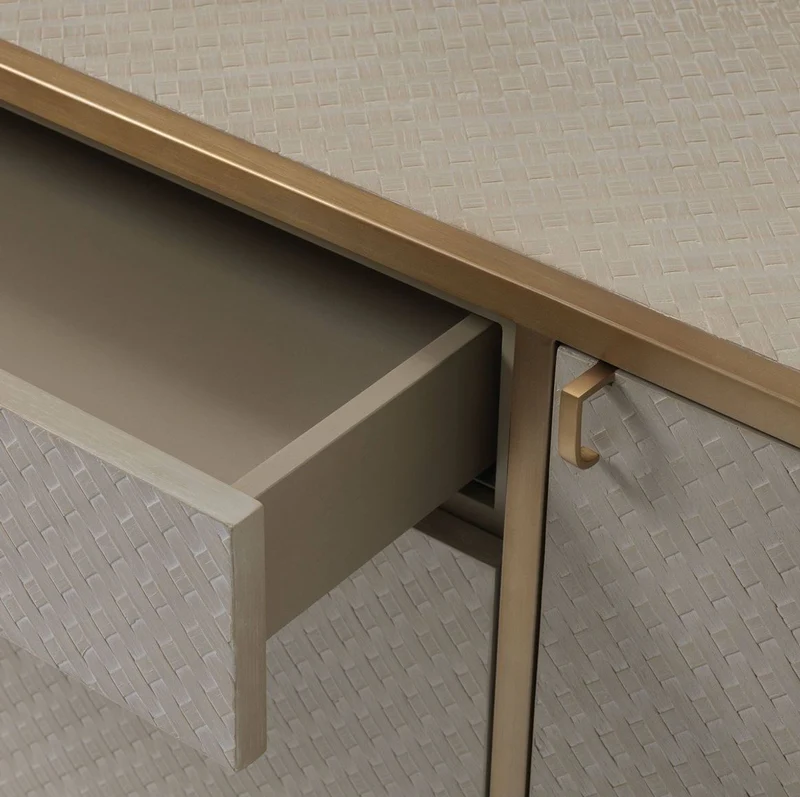 Casa Padrino Luxus Kommode mit 4 Türen und Schublade Beige / Messingfarben 170 x 46 x H. 75 cm - Sideboard - Schrank - Luxus Möbel - Luxus Qualität