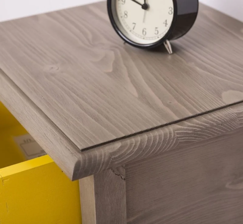 Casa Padrino Landhausstil Beistelltisch Hellgrau / Gelb 40 x 34 x H. 70 cm - Massivholz Nachttisch - Kleine Schlafzimmer Kommode mit 2 Schubladen - Landhausstil Möbel