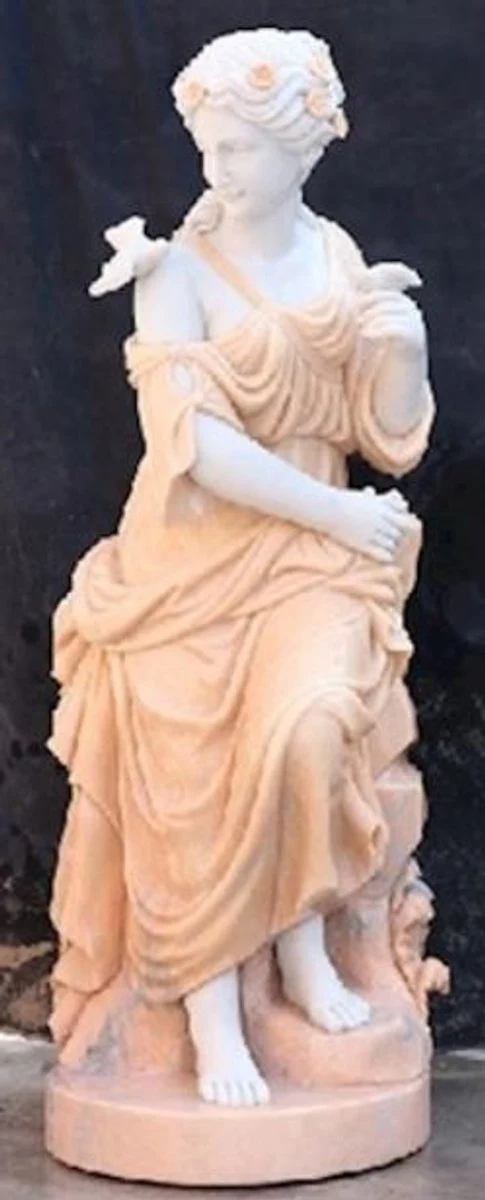 Casa Padrino Jugendstil Marmor Deko Skulptur sitzende Dame Weiß / Beige 50 x 50 x H. 130 cm - Gartendeko Statue - Terrassen Deko Figur