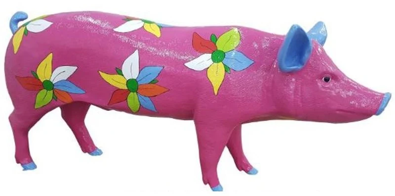 Casa Padrino Designer Dekofigur Schwein mit Blumen Design Lila / Mehrfarbig 160 x H. 70 cm - Lebensgroße Deko Skulptur - Wetterbeständige Gartendeko