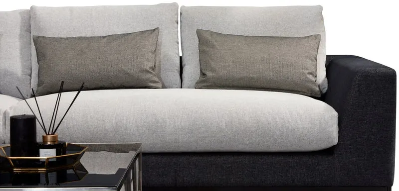 Casa Padrino Luxus Wohnzimmer Sofa mit dekorativen Kissen Hellgrau / Schwarz 337 x 100 x H. 57 cm - Luxus Wohnzimmer Möbel
