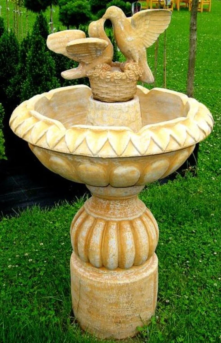 Casa Padrino Jugendstil Gartenbrunnen mit dekorativen Tauben Beige Ø 73 x H. 125 cm - Eleganter Garten Springbrunnen - Barock & Jugendstil Gartendeko Brunnen