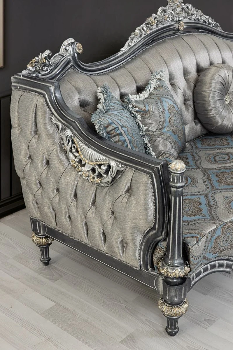 Casa Padrino Luxus Barock Sofa Silber / Türkis / Gold 248 x 96 x H. 118 cm - Prunkvolles Massivholz Wohnzimmer Sofa mit elegantem Muster und dekorativen Kissen - Barock Wohnzimmer Möbel