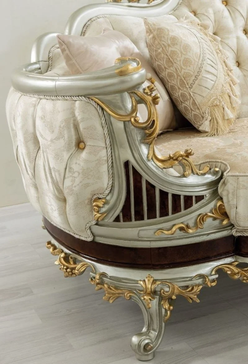 Casa Padrino Luxus Barock Wohnzimmer Set Creme / Beige / Dunkelbraun / Silber / Gold - 2 Sofas & 2 Sessel & 1 Couchtisch - Wohnzimmermöbel im Barockstil - Edel & Prunkvoll