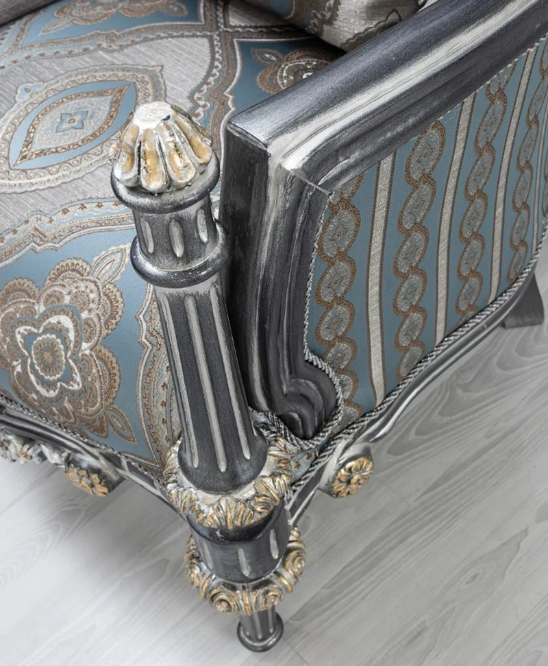 Casa Padrino Luxus Barock Sessel Silber / Türkis / Gold 83 x 80 x H. 120 cm - Prunkvoller Massivholz Wohnzimmer Sessel mit elegantem Muster und dekorativem Kissen - Barock Wohnzimmer Möbel