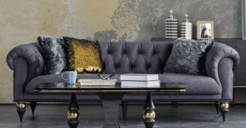 Casa Padrino Luxus Art Deco Chesterfield Wohnzimmer Sofa Dunkelgrau / Schwarz / Messingfarben 230 x 100 x H. 82 cm - Luxus Möbel