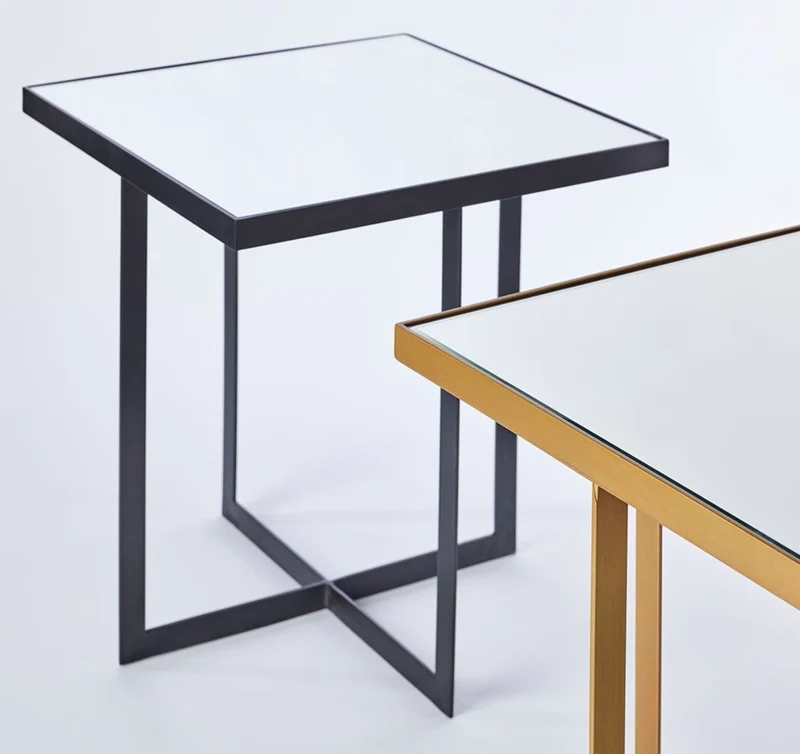 Casa Padrino Luxus Beistelltisch Bronze 51 x 51 x H. 55 cm - Metall Tisch mit Spiegelglas Tischplatte - Luxus Möbel