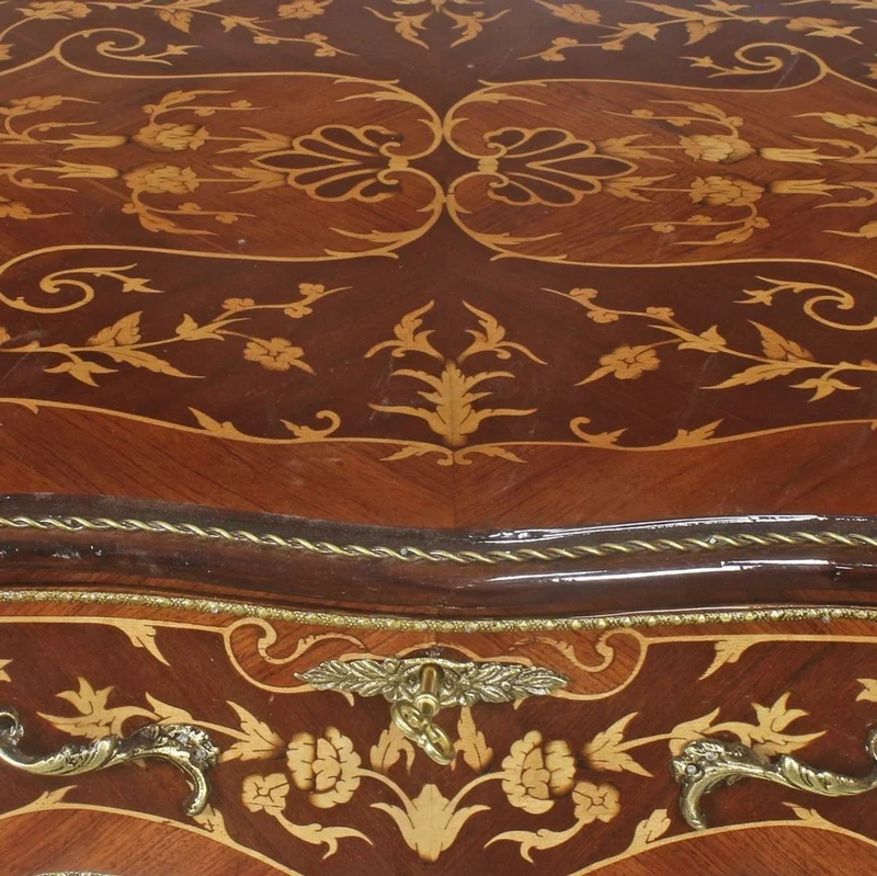 Casa Padrino Barock Schreibtisch Braun / Messingfarben 140 x 60 x H. 80 cm - Handgefertigter Massivholz Bürotisch mit 3 Schubladen und massiven Metallapplikationen - Barock Büro Möbel