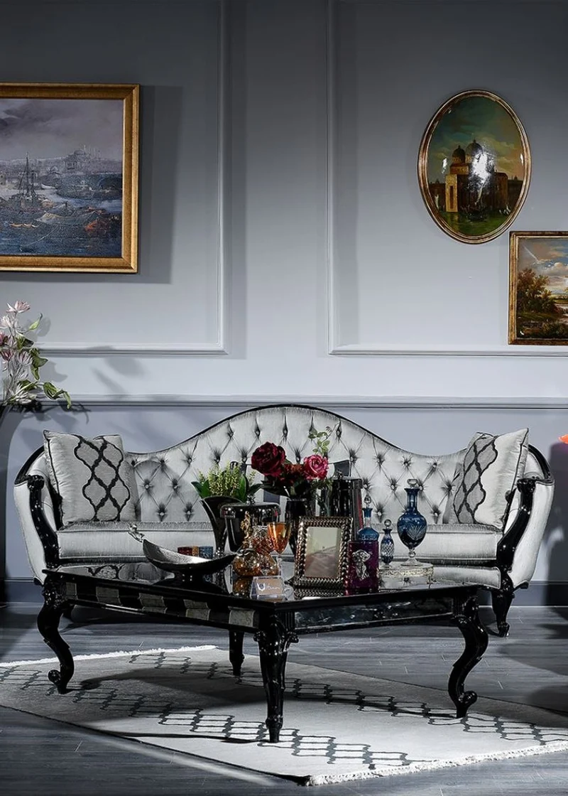 Casa Padrino Luxus Barock Wohnzimmer Set Silber / Schwarz - 2 Sofas & 2 Sessel & 1 Couchtisch & 2 Beistelltische - Wohnzimmer Möbel im Barockstil - Edel & Prunkvoll