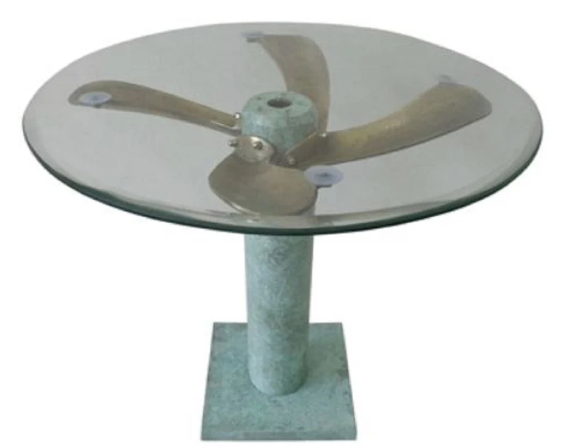 Casa Padrino Art Deco Beistelltisch Mintgrün / Messingfarben Ø 61 x H. 52 cm - Runder Flugzeug Propeller Tisch - Vintage Flieger Flugzeug Möbel
