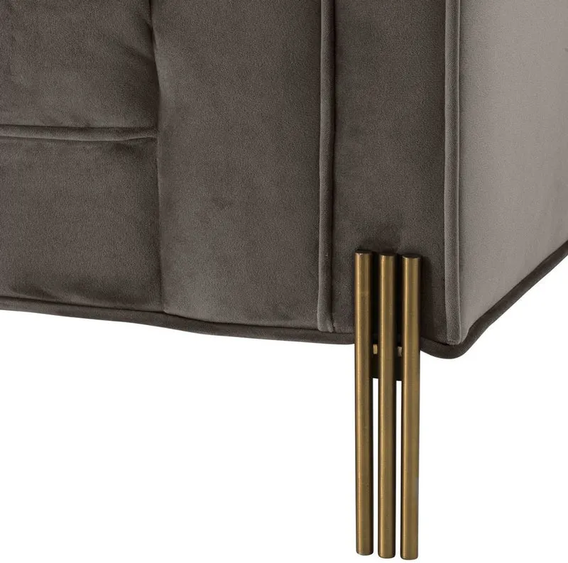 Casa Padrino Luxus Samt Sofa mit 4 Kissen Grau / Messingfarben 231 x 95 x H. 68 cm - Wohnzimmer Sofa - Luxus Qualität