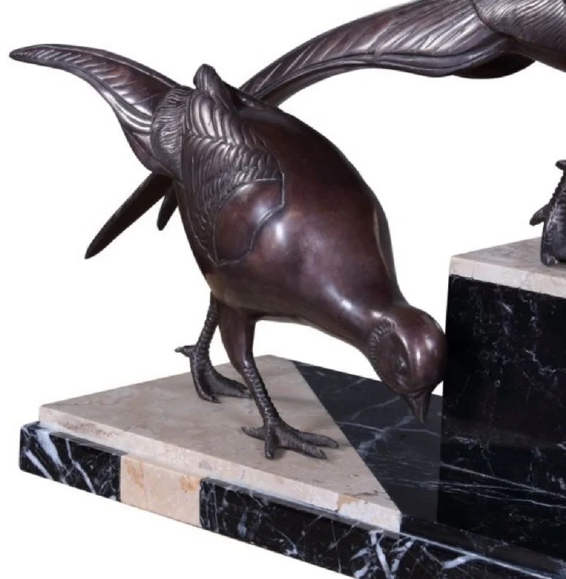 Casa Padrino Luxus Deko Bronzefiguren 3 Fasane Bronze / Schwarz / Weiß 84 x 20 x H. 42 cm - Dekofiguren mit Marmorsockel