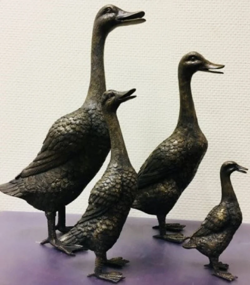 Casa Padrino Luxus Bronzefiguren Set Entenfamilie Bronze / Gold 15 x 15 x H. 53 cm - Luxus Dekofiguren