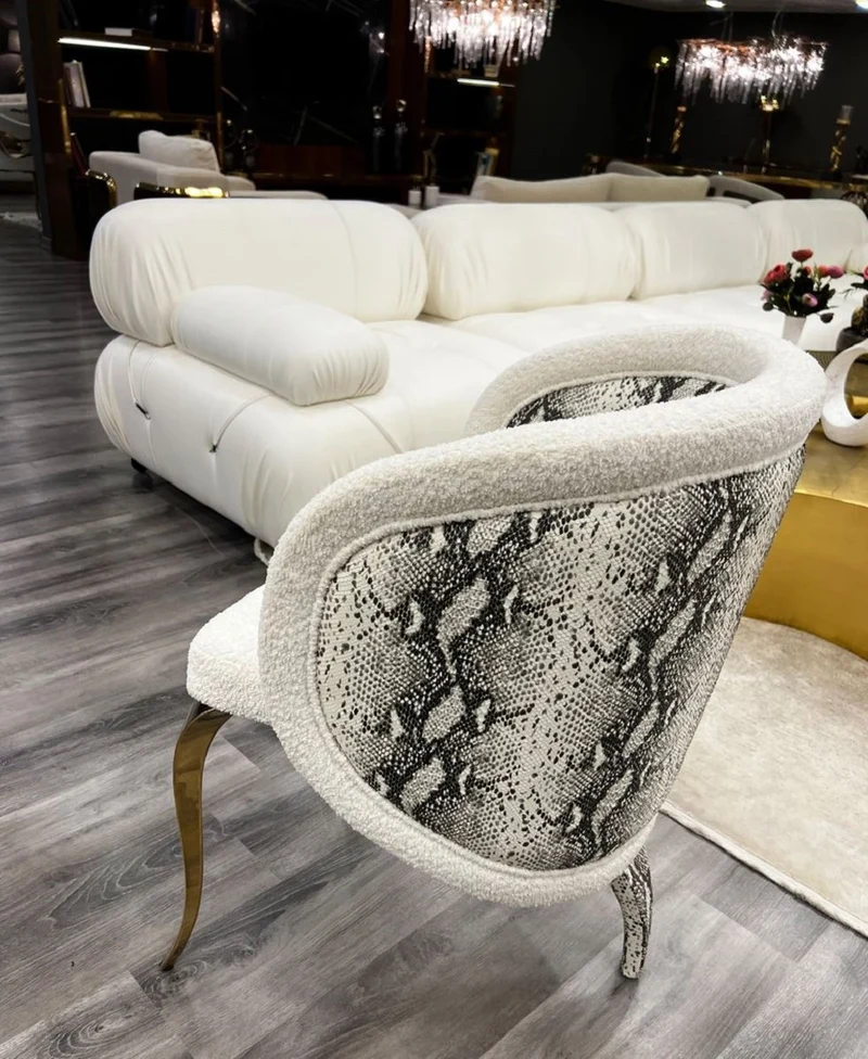 Casa Padrino Luxus Designer Esszimmer Stuhl mit Armlehnen Weiß / Schwarz / Gold 57 x 57 x H. 82 cm - Esszimmer Möbel - Luxus Möbel - Hotel & Restaurant Möbel - Designer Möbel