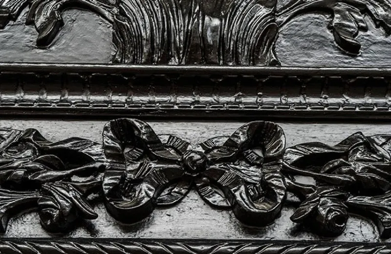Casa Padrino Barock Spiegel Schwarz - Barockstil Spiegel mit eleganten Verzierungen - Riesiger Barockstil Wandspiegel - Barock Garderoben Spiegel - Barock Möbel - Möbel Barockstil