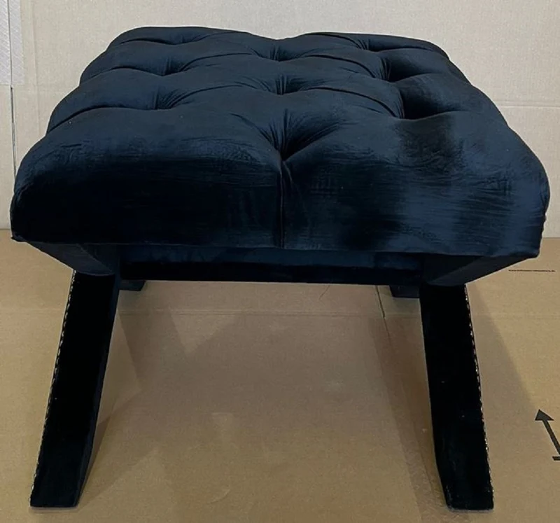 Casa Padrino Luxus Neo Classic Hocker Schwarz / Silber 56 x 54 x H. 46 cm - Wohnzimmer Sitzhocker - Vintage Stil Kreuzhocker - Wohnzimmer Möbel - Luxus Möbel