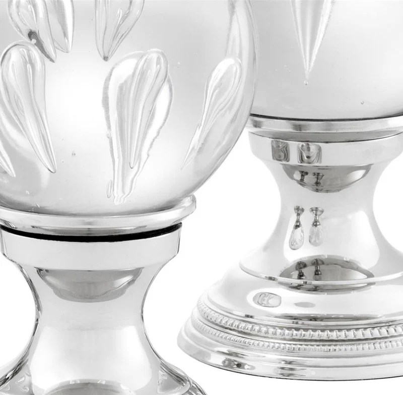 Casa Padrino Luxus Wohnzimmer Deko 3er Set Silber - Glas Kugeln mit Messing Sockel