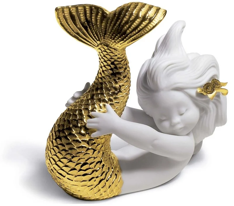Casa Padrino Luxus Porzellan Figur Meerjungfrau Weiß / Gold 12 x H. 10 cm - Luxus Wohnzimmer Dekoration