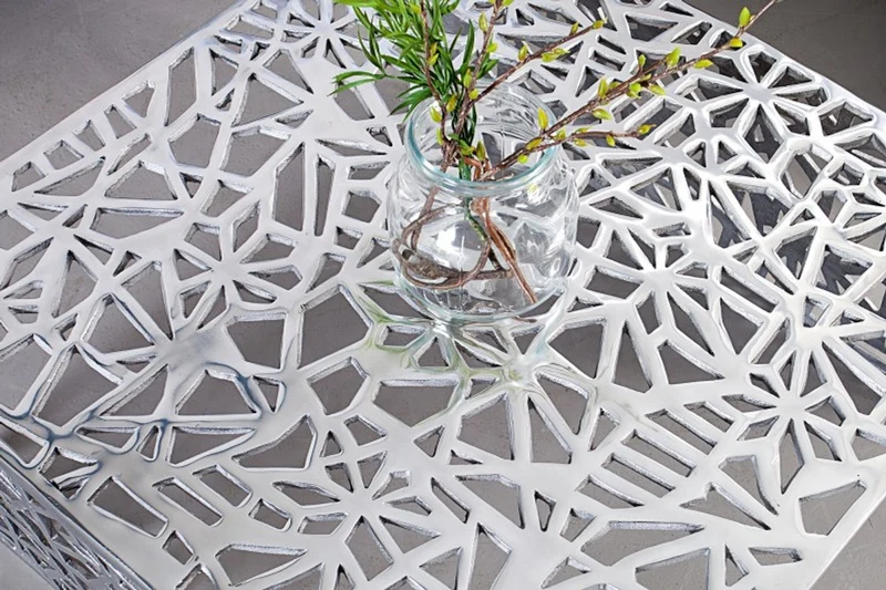 Casa Padrino Art Deco Couchtisch Silber Metall 60 x 60 x H. 32 cm - Jugendstil Tisch - Möbel Wohnzimmer