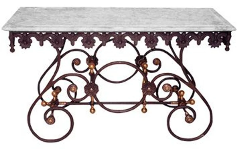 Casa Padrino Nostalgie Gartentisch aus Schmiedeeisen mit weißer Marmorplatte - 135 cm x 55 cm x H70 cm - Luxus Gartenmöbel